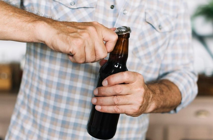  Sintomas de abstinência alcoólica podem aparecer mesmo sem interrupção de consumo, aponta estudo